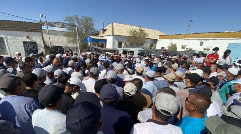 Работники "Казмунайгаза" вышли на забастовку в Жанаозене