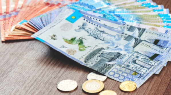 Чиновников будут увольнять за слишком большие расходы