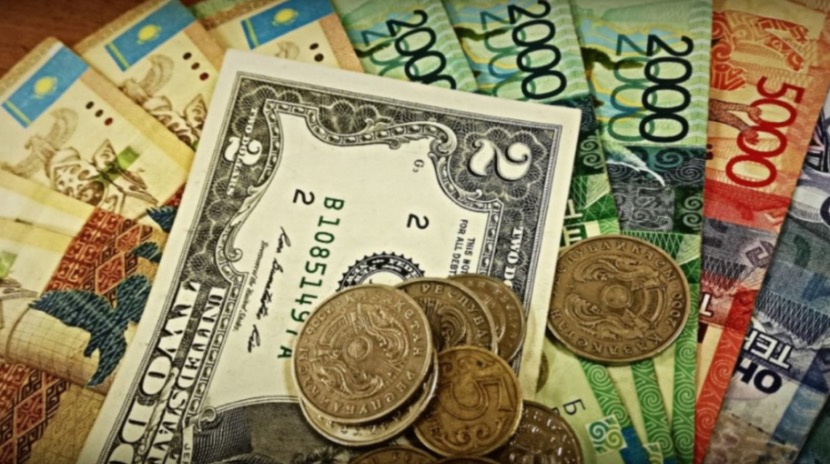 Влияние событий в Украине: Курс доллара взлетел до 460 тенге