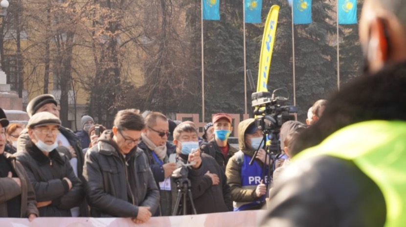 «Против депутатов-дармоедов» — митинг за регистрацию новых партий прошёл в Алматы