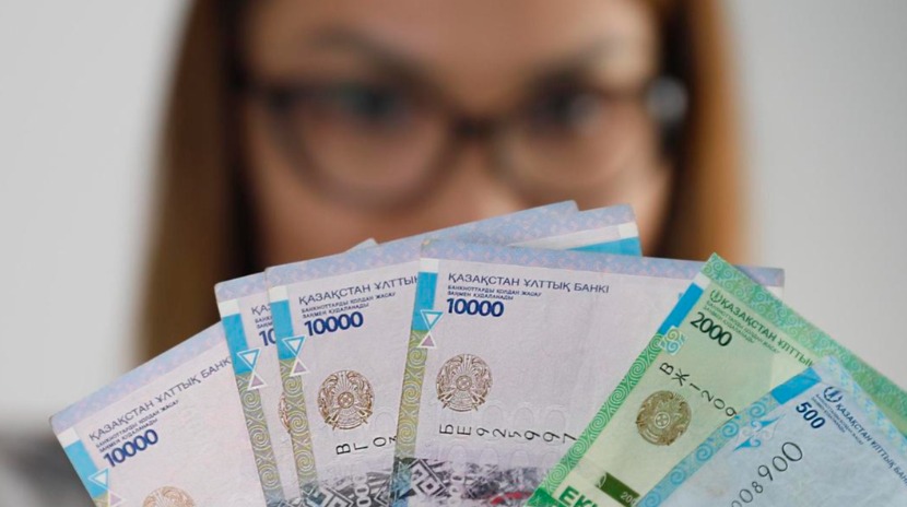 В финансовой системе Казахстана женщинам платят на 35% меньше, чем мужчинам
