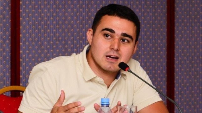 Журналиста обвинили в расизме по отношению к азиатам из-за одежды