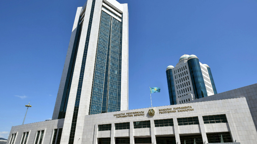 Токаев о реформе Парламента РК: Лучше меньше, да лучше