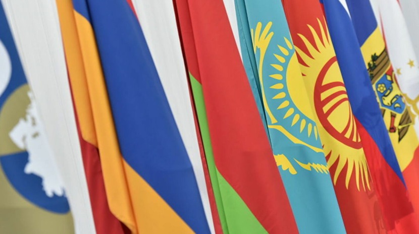 Расчеты в ЕАЭС будут проводиться в рублях только с двумя странами - официально