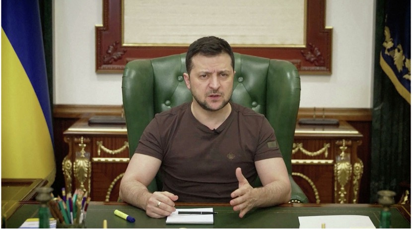 Зеленский: "Иногда скандальные" переговоры с Россией шаг за шагом идут вперед