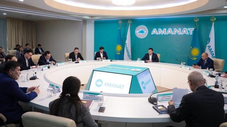В партии Amanat решили повысить эффективность общественных советов, сократив их количество