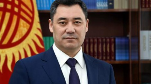 Президент Кыргызстана попросил население отказаться от тоев и дорогих покупок