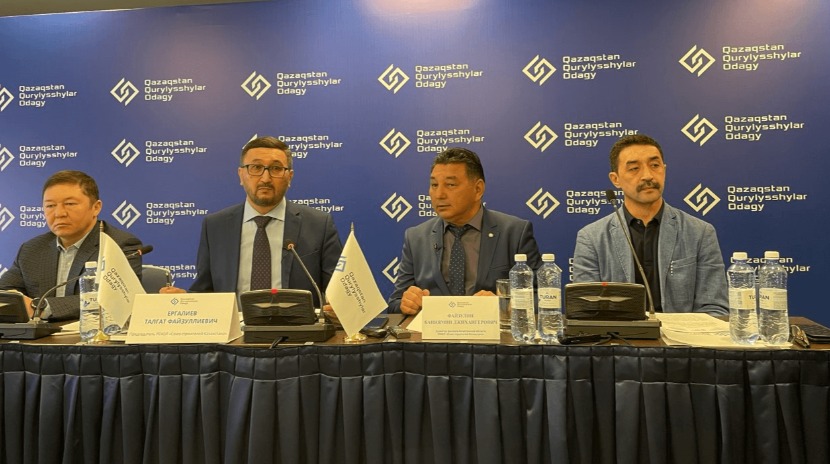 Устали ждать изменений: в Казахстане создается новая политическая партия строителей