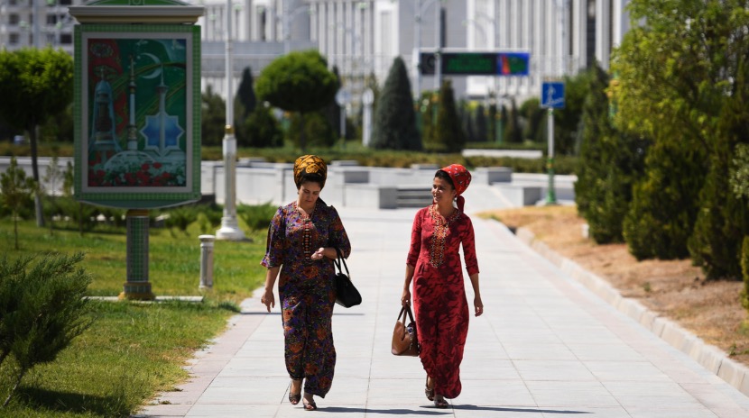 Женщин в Туркменистане могут оштрафовать за ботокс и накладные ногти