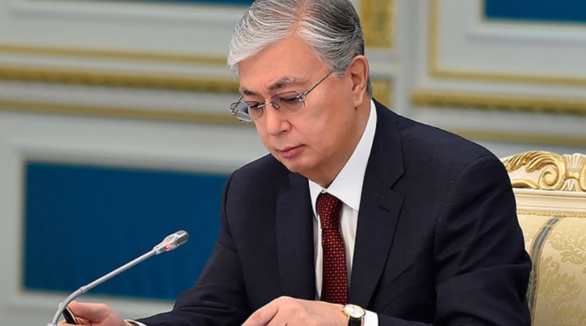 Парламент не будет самостоятельным: почему президенту Казахстана нельзя возглавлять партию