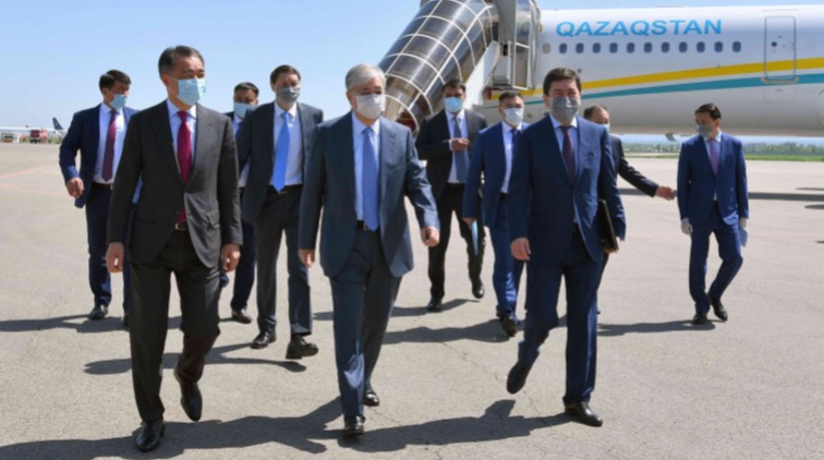 Ряд чиновников и президента не будут досматривать в аэропортах Казахстана