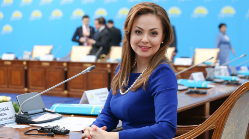 Вы заставляете мое сердце биться чаще: льстившая Назарбаеву зампред АНК лишилась должности