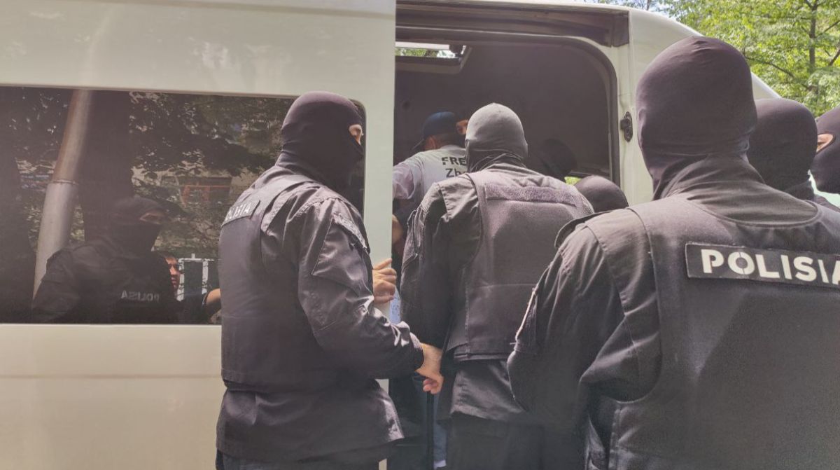 Собирались провести митинг: в Алматы задержали сторонников активиста Мамая