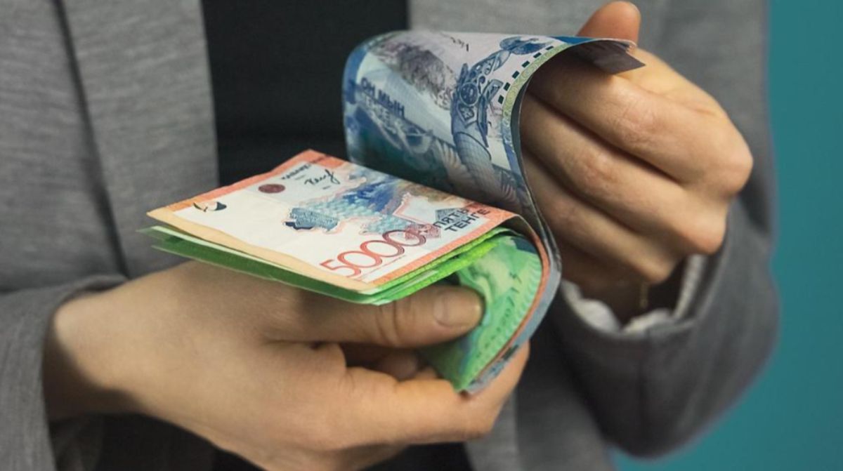 В Казахстане выросла средняя заработная плата