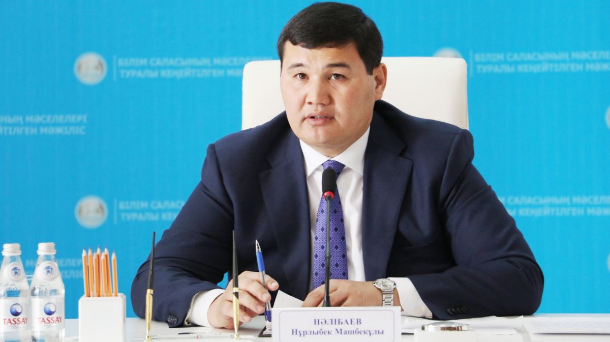 Аким Кызылординской области рассказал, почему убежал от журналистов