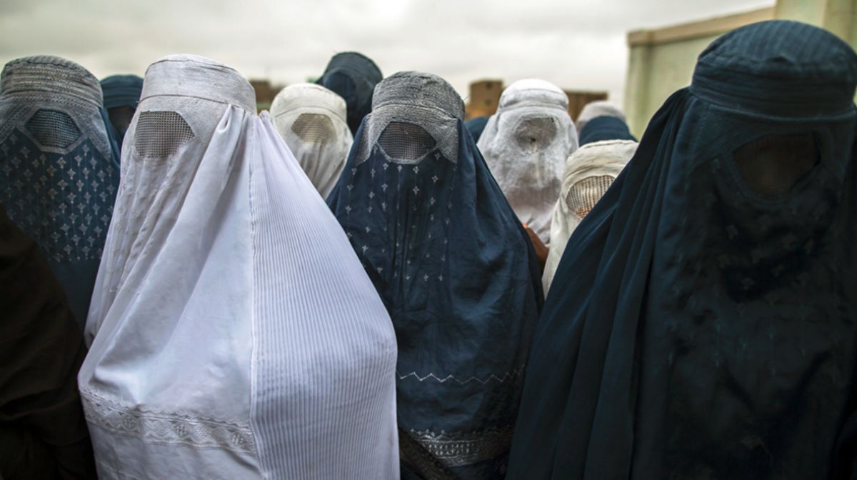 В Афганистане женам запретили обращаться в суд на мужей