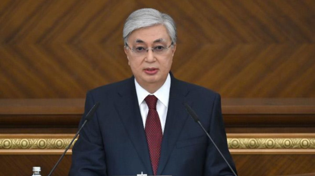 Токаев отказался принимать отечественные и зарубежные награды