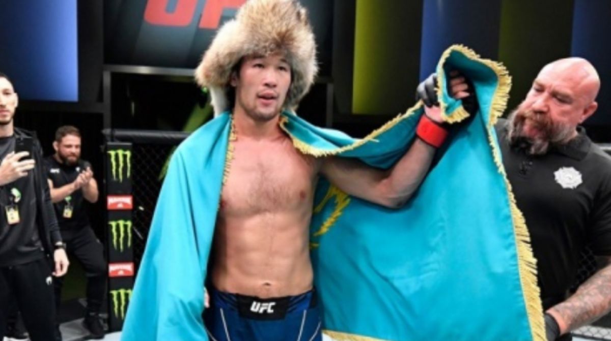 Все еще без поражений: казахстанец Рахмонов выиграл четвертый бой в UFC