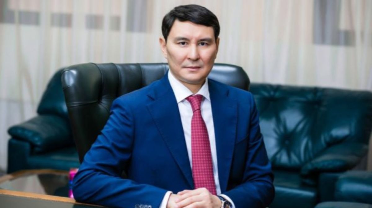 Министр финансов Жамаубаев назвал размер своей зарплаты