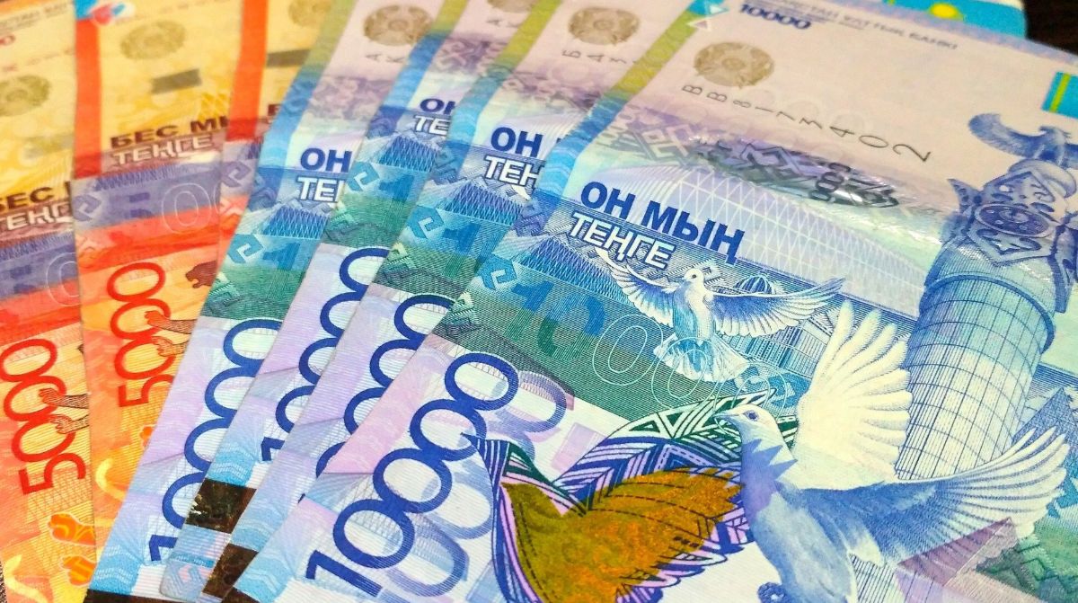 Национальный банк Казахстана поддерживает курс рубля – экономист