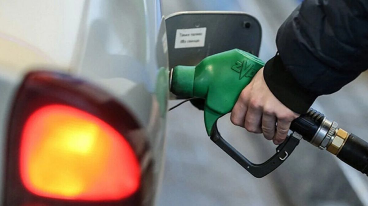 Казахстан вводит запрет на вывоз бензина и дизтоплива