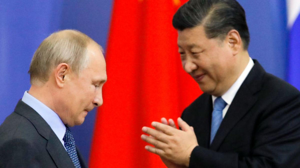 Си Цзиньпин отказался приехать в Россию по приглашению Путина