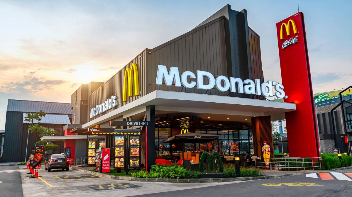 В Казахстане перестали работать рестораны McDonald's
