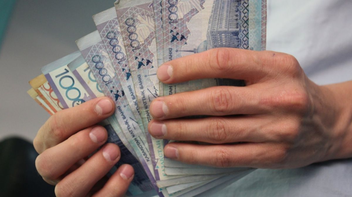 Казахстанцы недовольны своей заработной платой в 2022 году