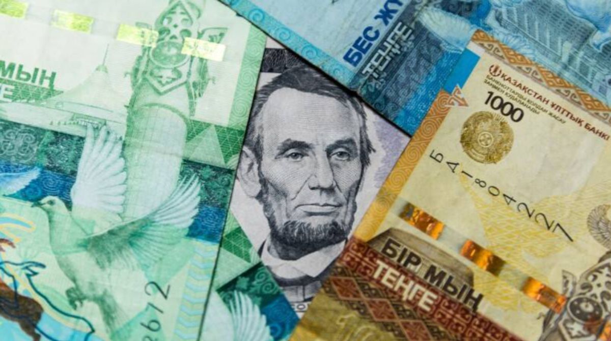 Почему тенге смог укрепиться и что будет с курсом дальше