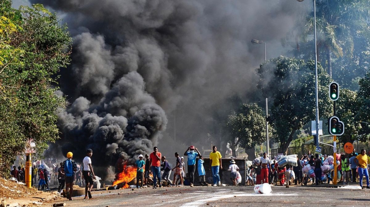 В ЮАР продолжаются протесты из-за резкого повышение цен