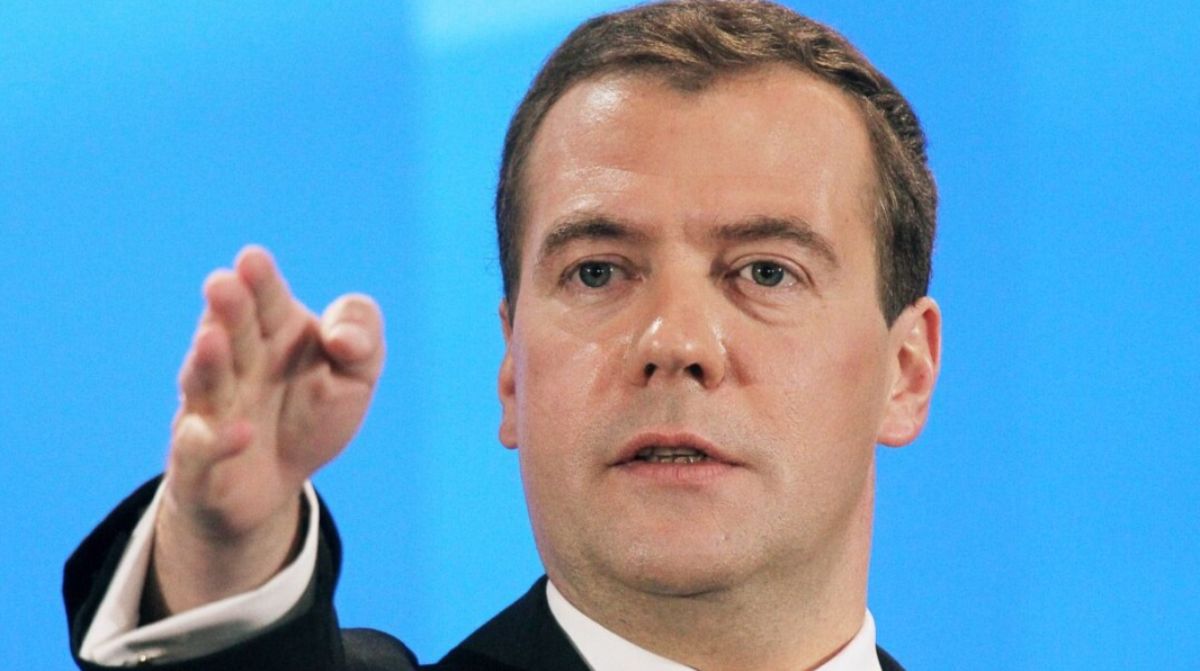 "Информационная война": Медведев впервые прокомментировал скандальный пост про Казахстан