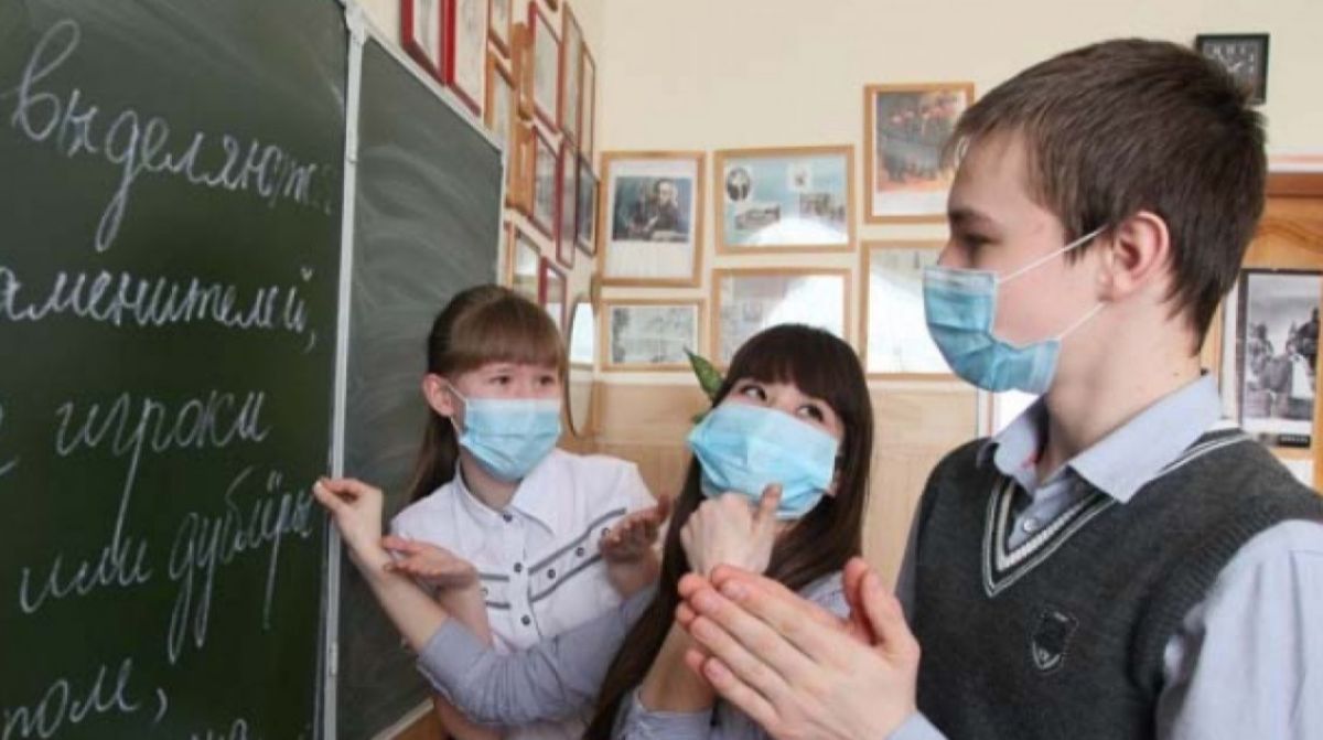 В России ученики донесли на учительницу за антивоенную позицию