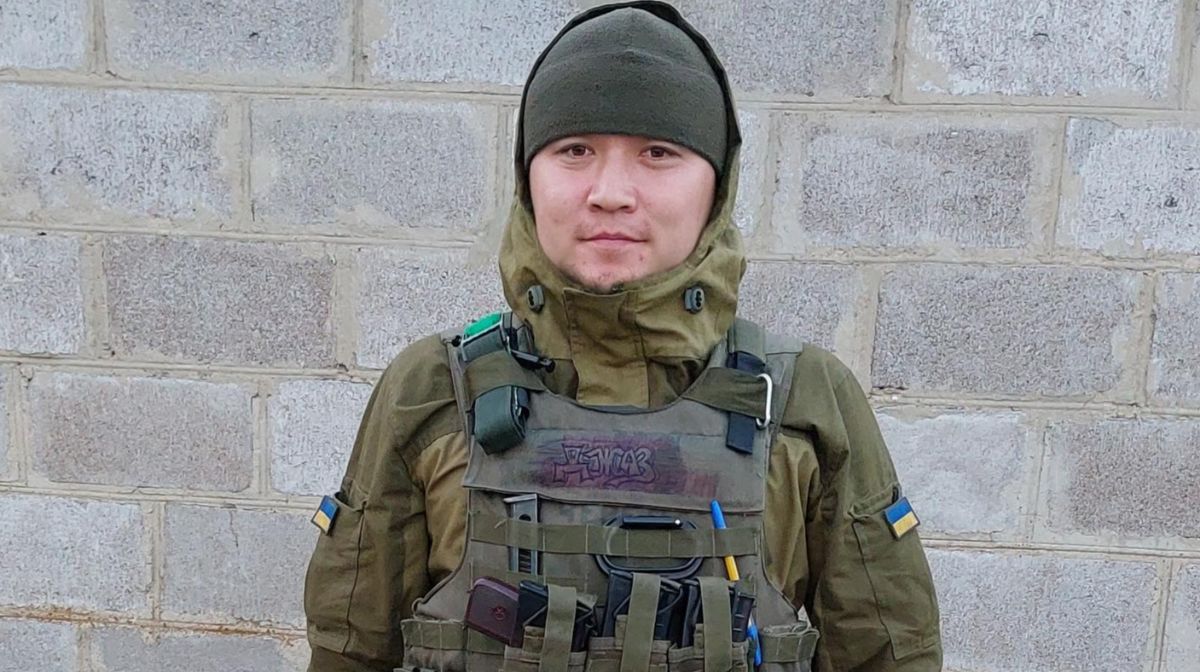 Воюющий в Украине казахстанец получил медаль от Зеленского «За мужество»