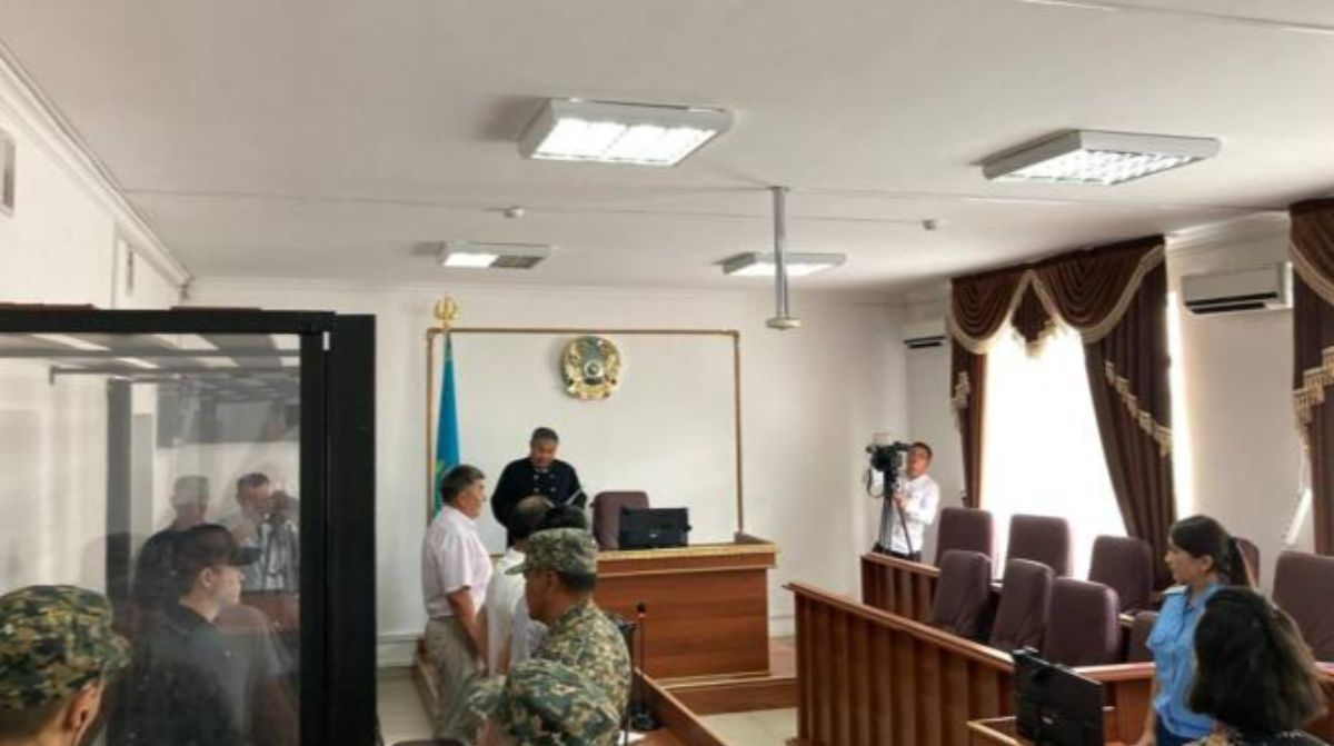 На девять лет посадили школьницу за убийство матери в Актобе