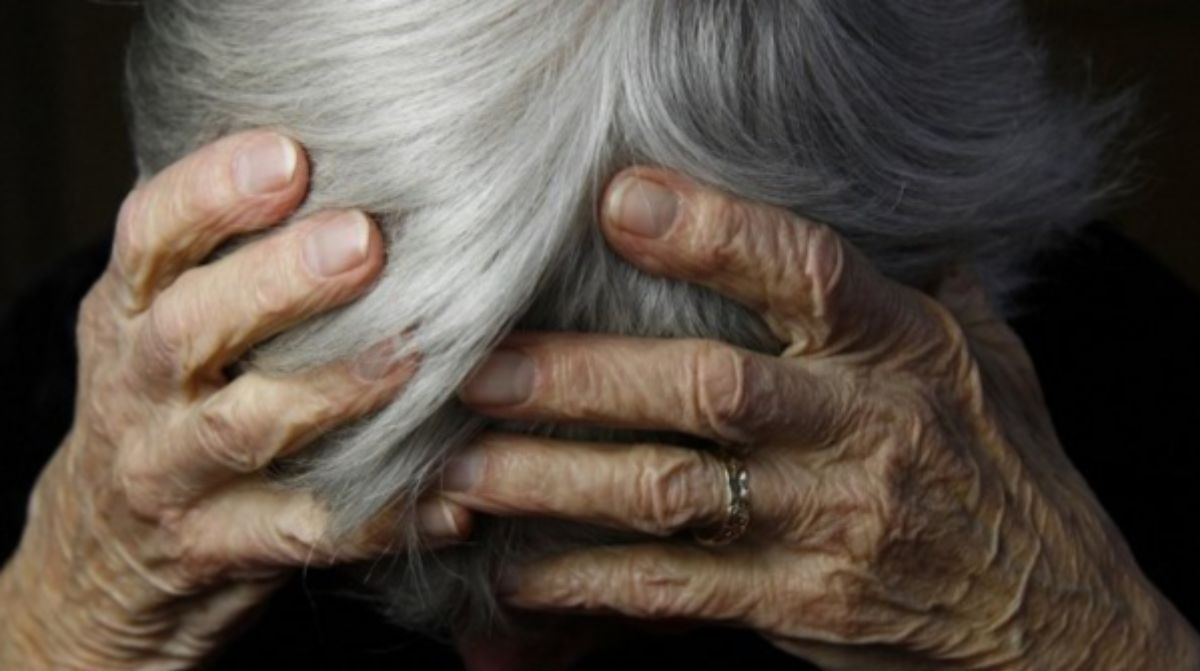 Мошенники оформили на пенсионерку кредит почти на миллион тенге в Алматы