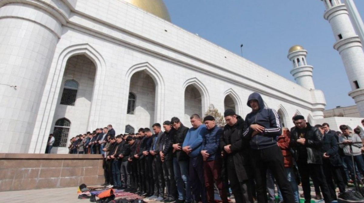 Иностранец совершал кражи во время намаза в Нур-Султане