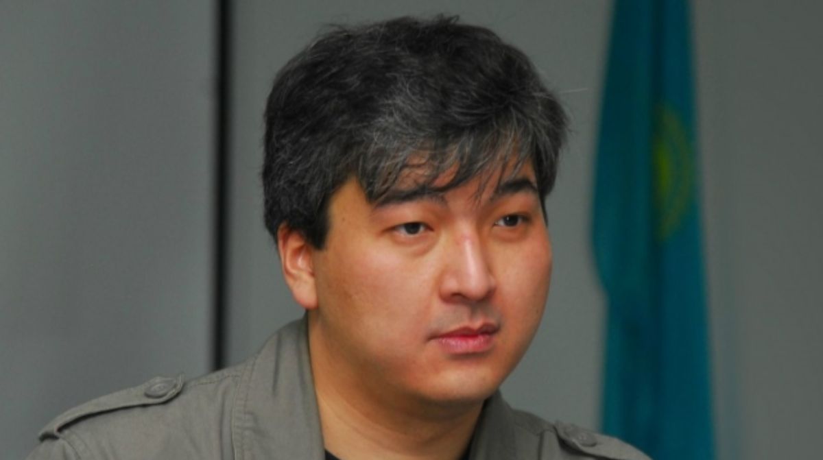 Почему госаппарат Казахстана не справляется со своей работой, рассказал политолог