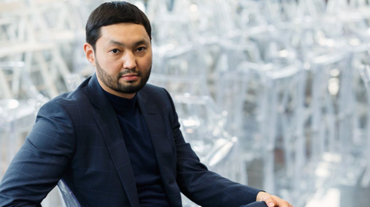 "Вымогательство у Кенеса Ракишева": за что задержан российский журналист