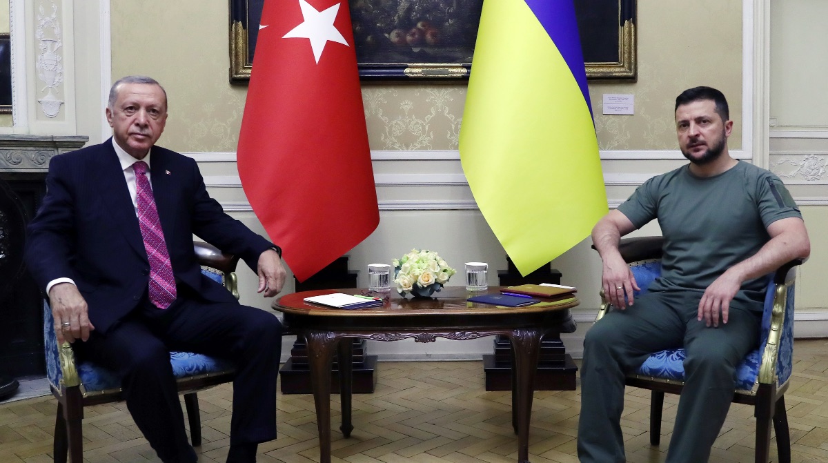Эрдоган приехал в Украину и предложил Зеленскому организовать встречу с Путиным
