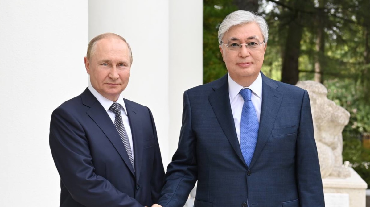 Путин встретился с Токаевым