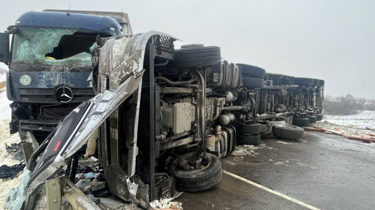 Фура с взрывчаткой попала в крупную аварию в Пензенской области