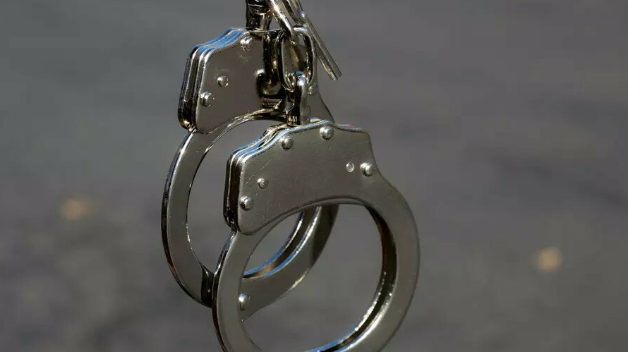 Емізік тесетін порно (S&M)