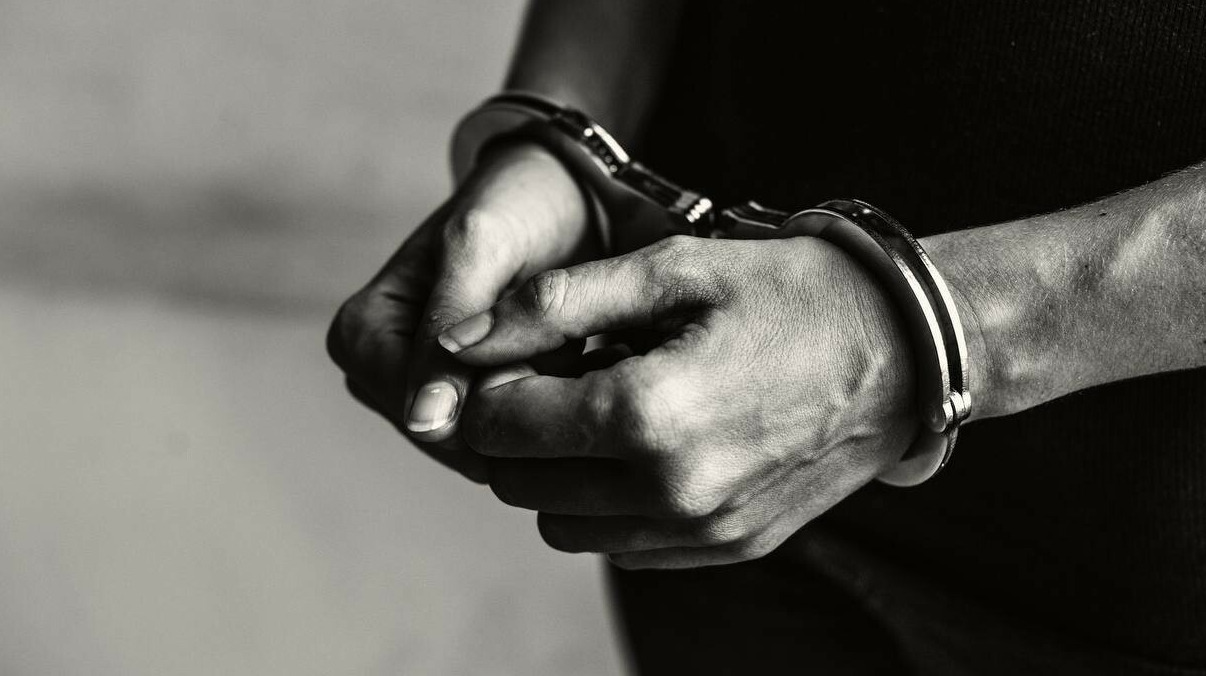 Нудистер көпшілікке арналған бейнелерде мастурбация жасайды