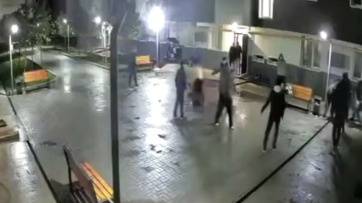 Амазонканың жалаңаш жабайы тайпалары Анфиса Чехова шәуеттегі