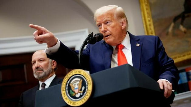 Трамп пригрозил Ирану ударить "в 20 раз сильнее" при блокировке Ормузского пролива