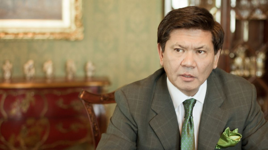 Ермухамед Ертысбаев пригрозил судом Мейраму Канапия за обвинения в украинофобии