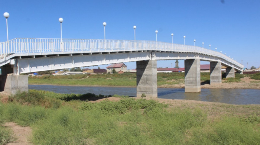 Пешеходный мост за 145 миллионов тенге построили в селе Атырауской области