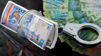 19 авто премиум-класса, 9 млн долларов и брендовые украшения изъяли у рейдеров в Казахстане