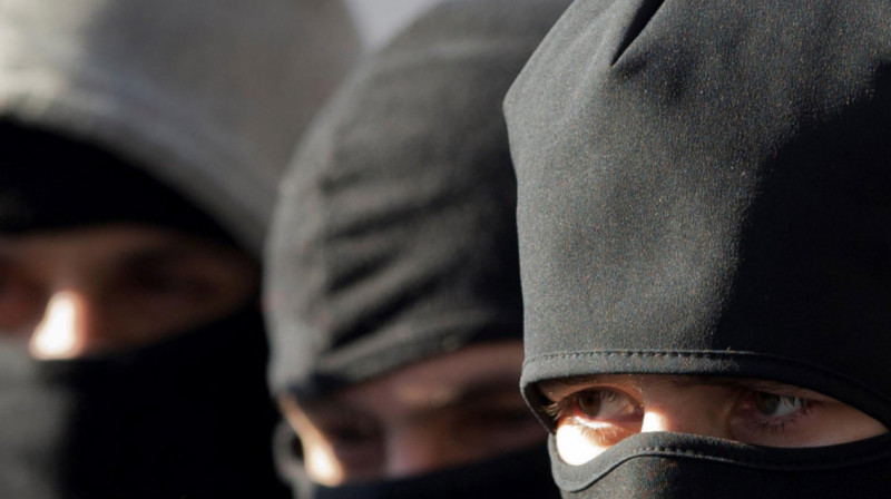 В Мангистауской области казахстанцы в масках жестоко расправлялись с закладчиками