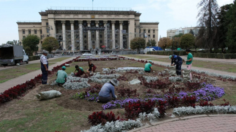 В Алматы зрители бесплатного концерта нанесли ущерб городу на 13 млн тенге
